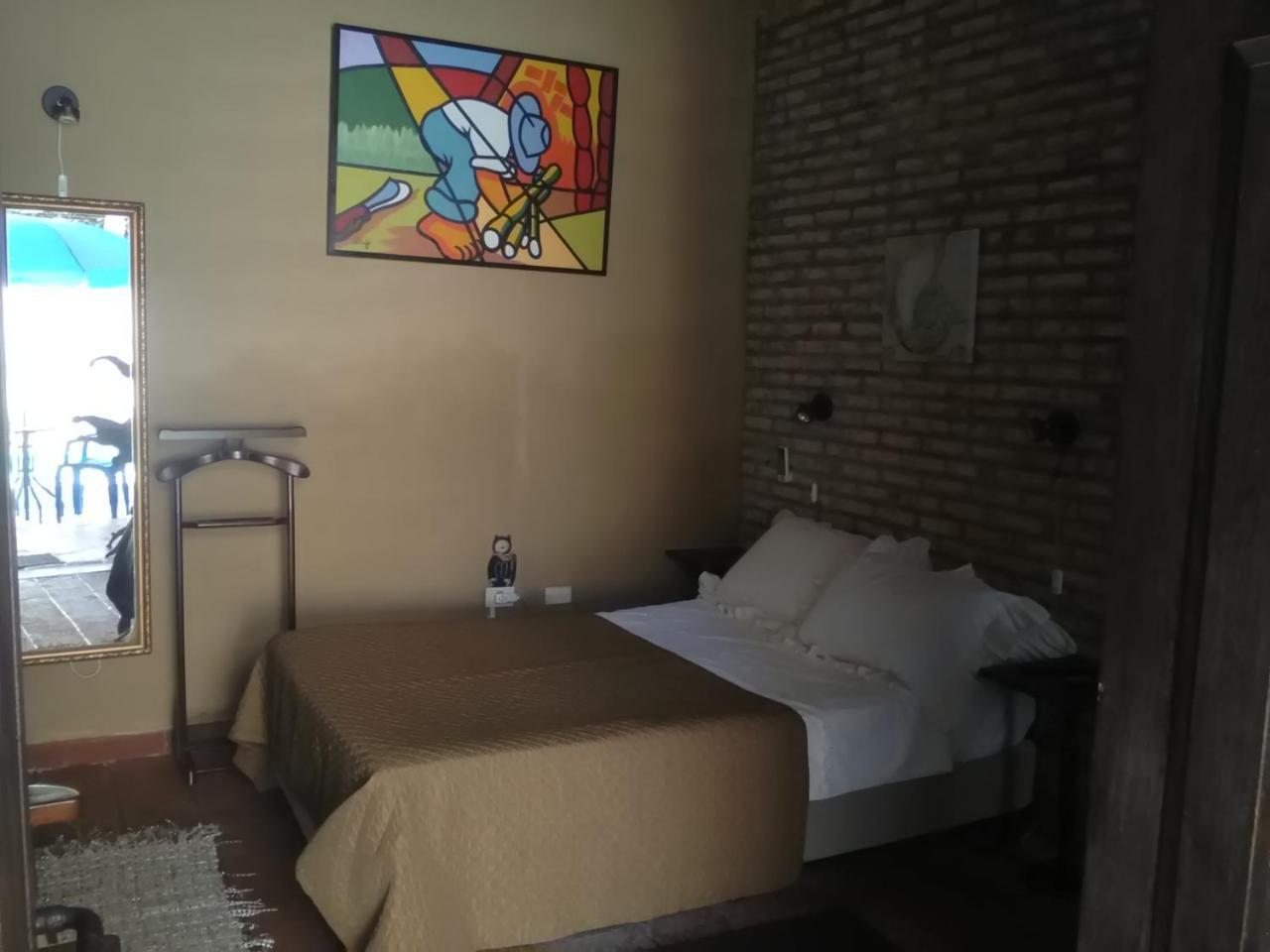 Black Cat Hostel Ασουνσιόν Εξωτερικό φωτογραφία